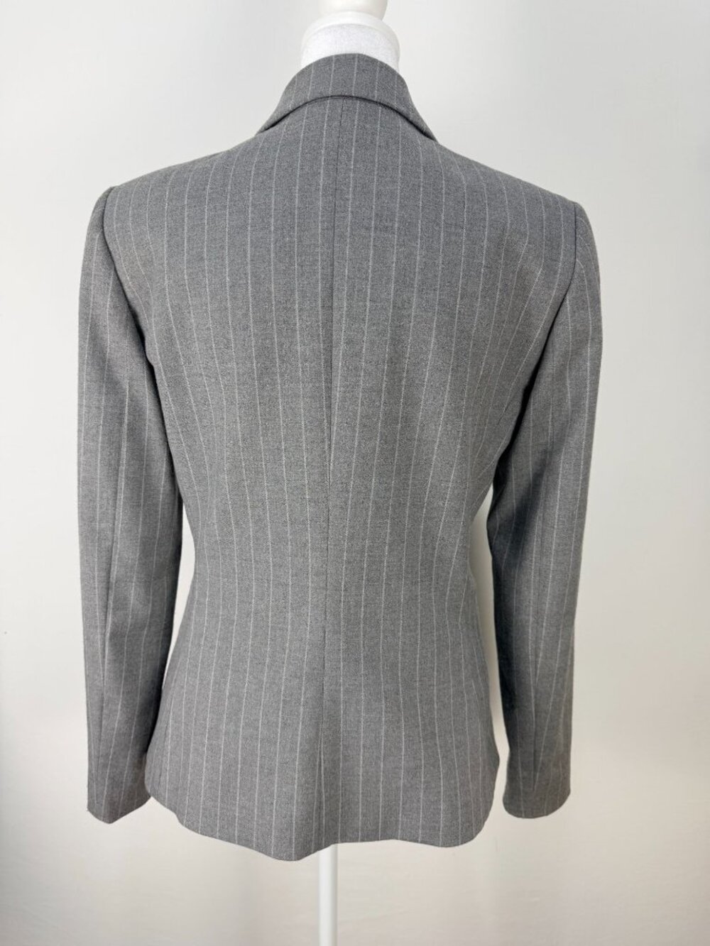 Antonio Melani Gray Pinstripe Blazer Women Size 4 Career Office Business Jacket - Picture 3 of 11